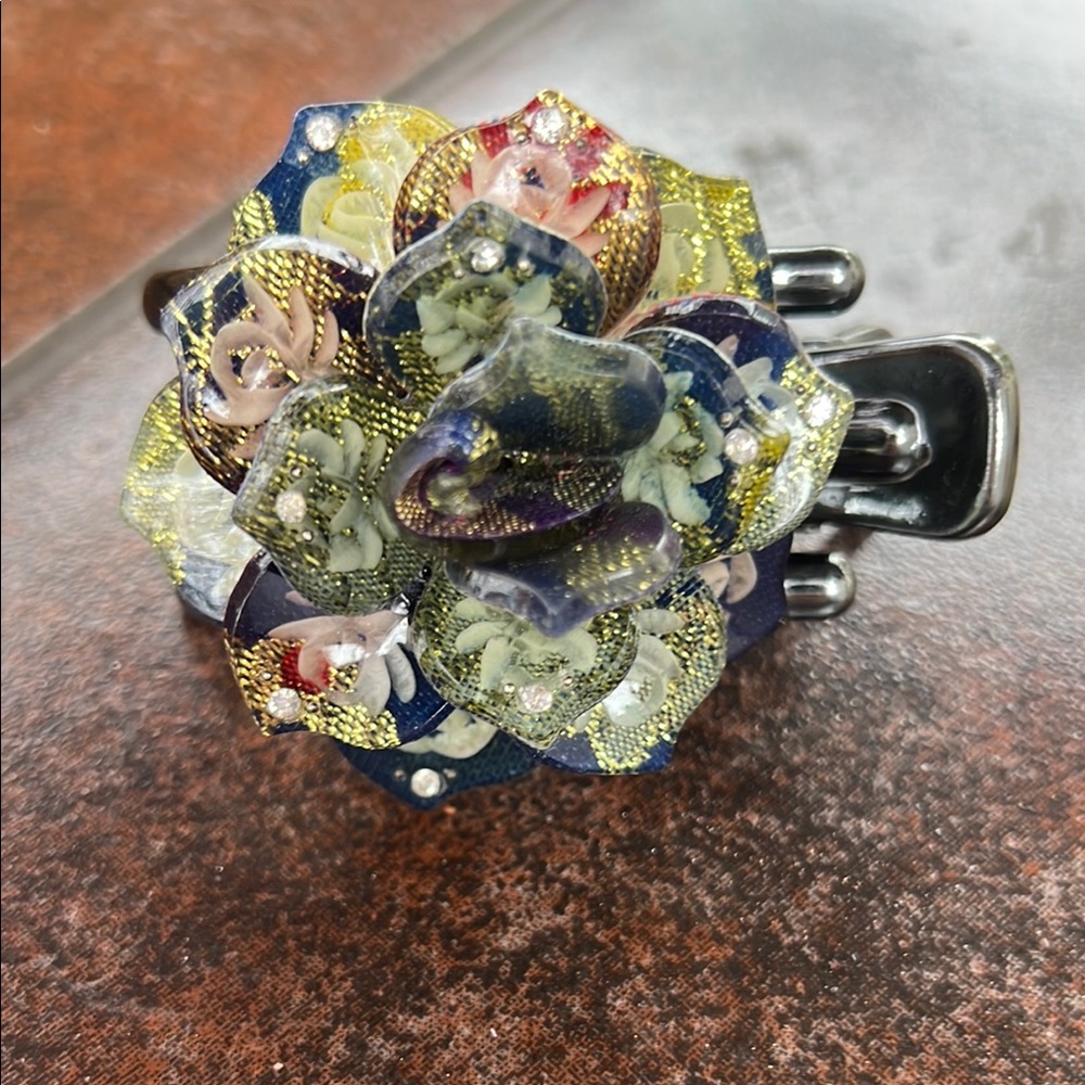 🌸 Whimsical Garden Floral Hair Clip – Multicolor & Elegant